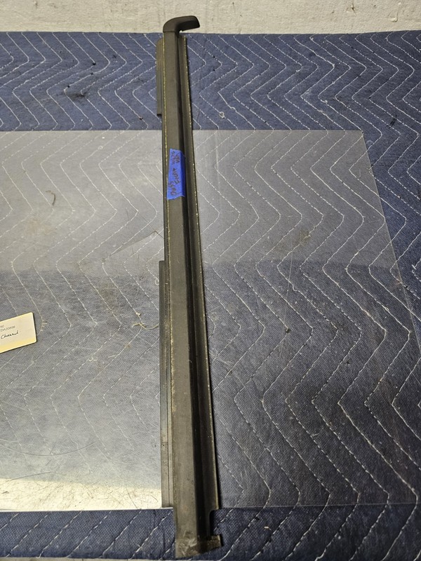 06 07 08 09 10 11 12 13 14 FORD VAN E250 Front Door Right Passenger Trim