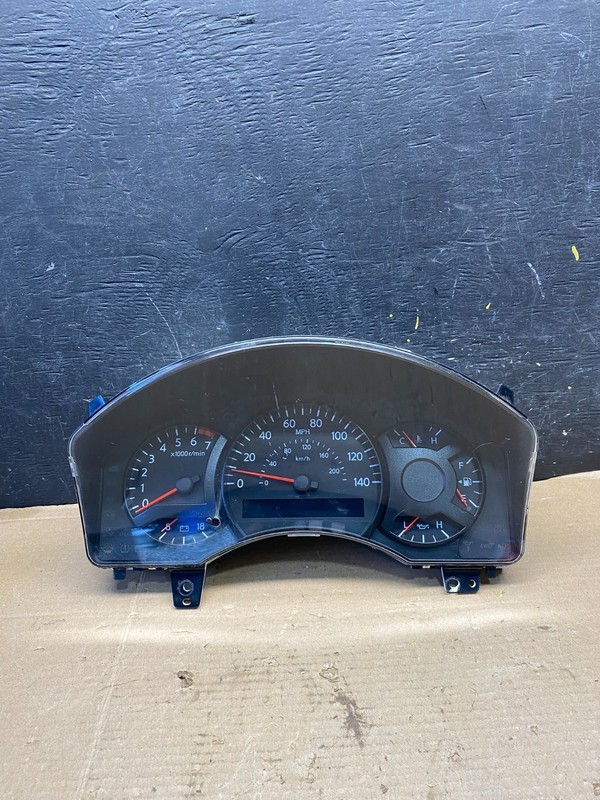 2004 to 2007 Nissan Armada Titan Speedometer Cluster Gauge Oem R2865 DG