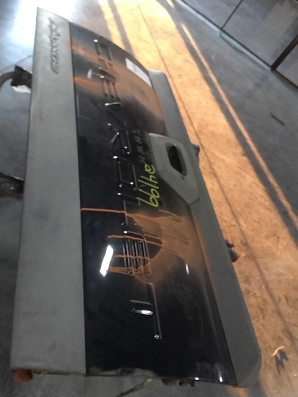 2002 Chevrolet Avalanche 1500 Tailgate Black OEM Good Condition No Rust
