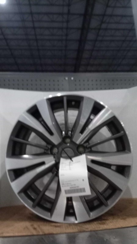 2017 Nissan Pathfinder 18 Alloy Wheel OEM Grey 15 Spoke Used 403009PF2A