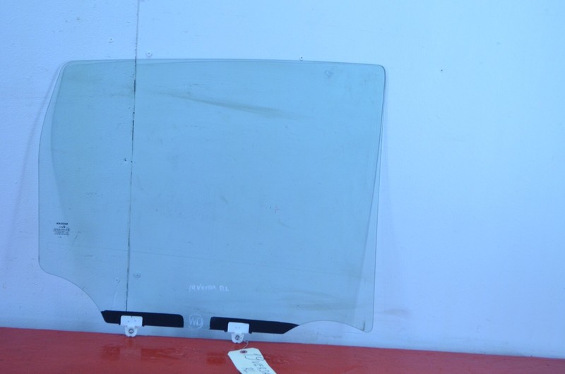 14-19 NISSAN VERSA NOTE REAR LEFT DRIVER SIDE DOOR WINDOW GLASS OEM