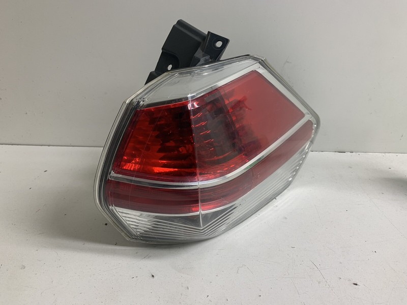2016 Nissan Rogue Japan Built Right Passenger Tail Light Lamp Taillight Taillamp