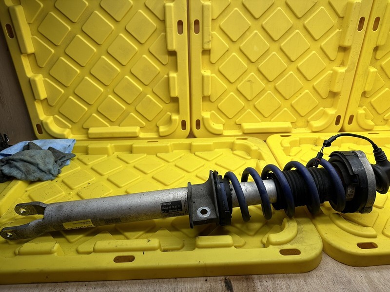 2013-2016 BMW F10 M5 S63N FRONT RIGHT SIDE SUSPENSION SPRING STRUT EDC OEM