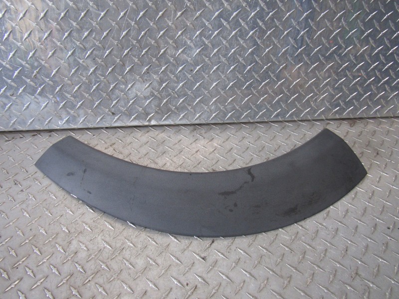 02 LAND ROVER FREELANDER RIGHT PASSENGER REAR FENDER FLARE TRIM MOLDING