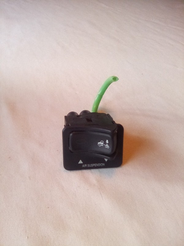 Peterbilt OEM G90-6022-009BN 3276-009 Air Suspension Dump Valve Switch