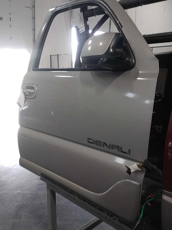 2005 GMC Yukon XL 1500 Front Right Door Tan 157K Miles Used OEM Part