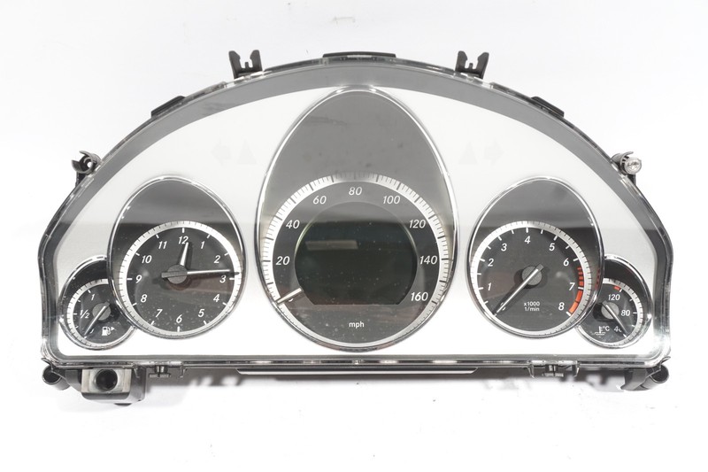 2010 - 2013 MERCEDES BENZ E350 4MATIC CLUSTER SPEEDOMETER OEM