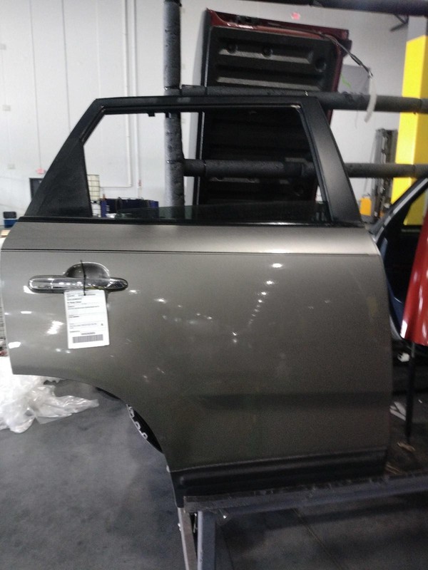 2015 KIA SORENTO Rear Right Door Grey Used 684763 114k Miles OEM