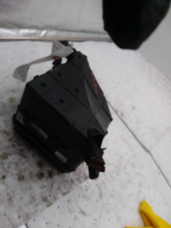 2017-2019 KIA SPORTAGE Fuse Box OEM 91470D9030 Black 2.4L 66K Miles