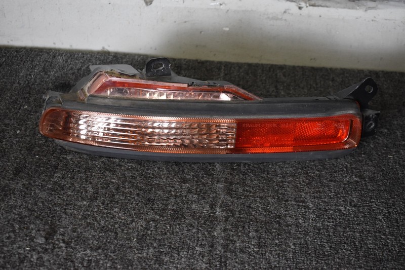 2008-2012 INFINITI EX35 REAR LEFT TURN SIGNAL FACTORY OEM