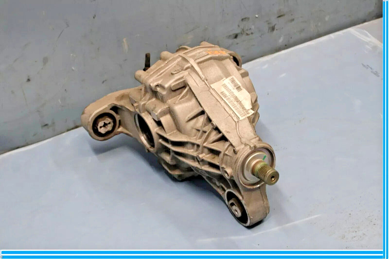 11-18 Porsche Cayenne 958 3.6L VR6 Rear Differential Diff Axle Carrier OEM