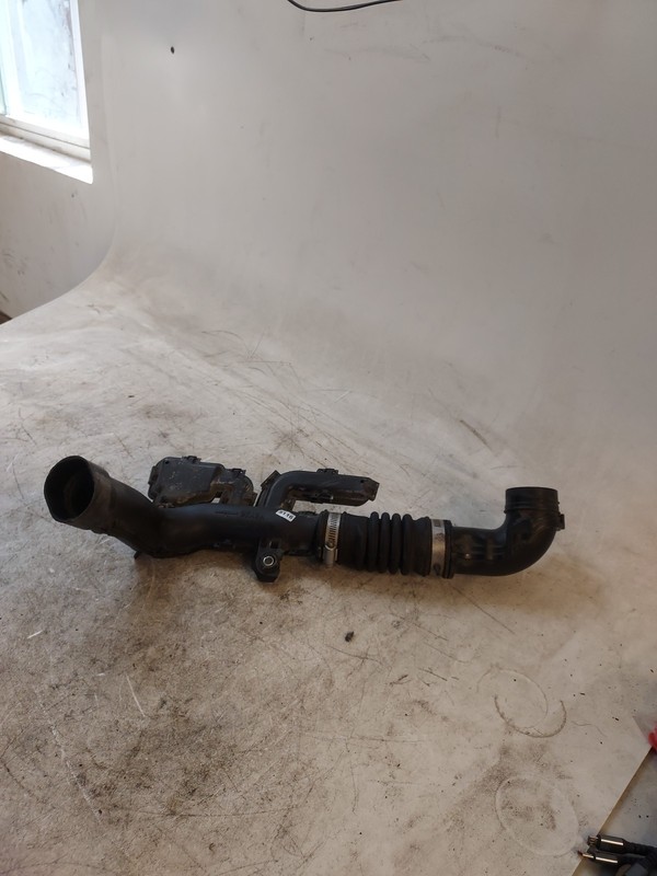13 - 19 NISSAN VERSA AIR INTAKE HOSE TUBE DUCT 158182007c oem 7c