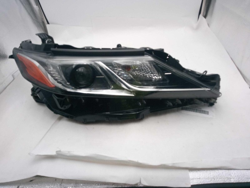 2018-2019 Toyota Camry Right Headlight Assembly Black OEM Used 89000 Miles