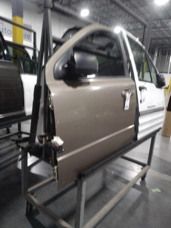 2004 KIA SORENTO Front Left Door GOLD Used 4DR SUV OEM Part NJ25-25353-640357