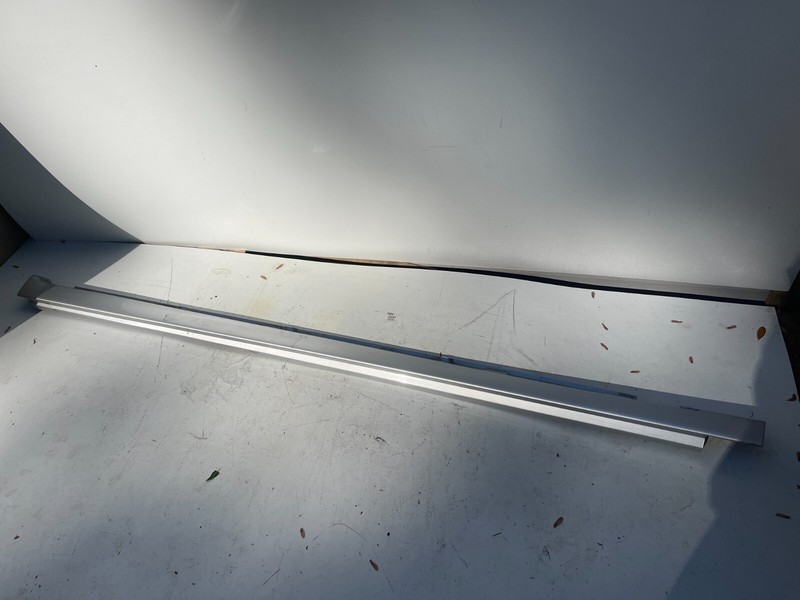 2005-10 Cadillac DtsLeft Side Rocker Panel Molding 15239655 OEM