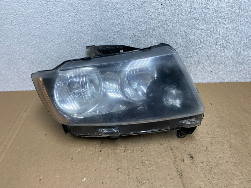 2011-2013 Jeep Grand Cherokee Right Passenger Halogen Headlight AC7247 DW