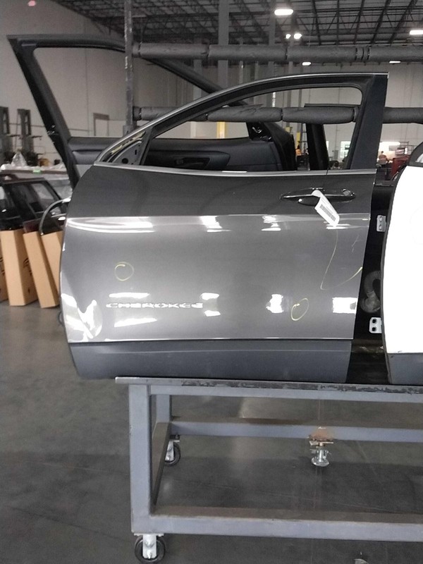 2019 JEEP CHEROKEE Left Door Grey Dented & Scratched, 697039, 65000 Mi