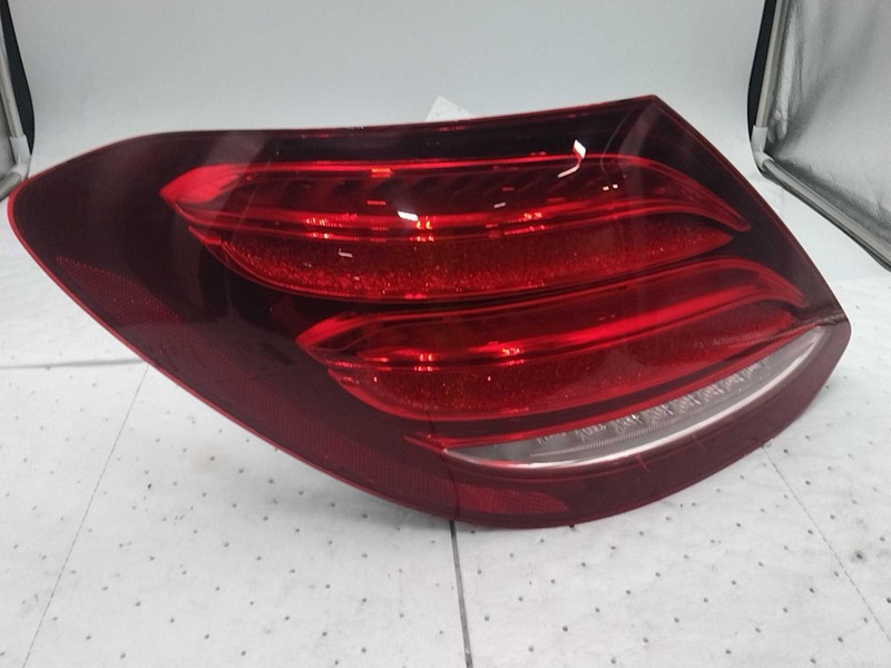 2017 Mercedes E-Class Left Tail Light Assembly White 649724 107K Miles
