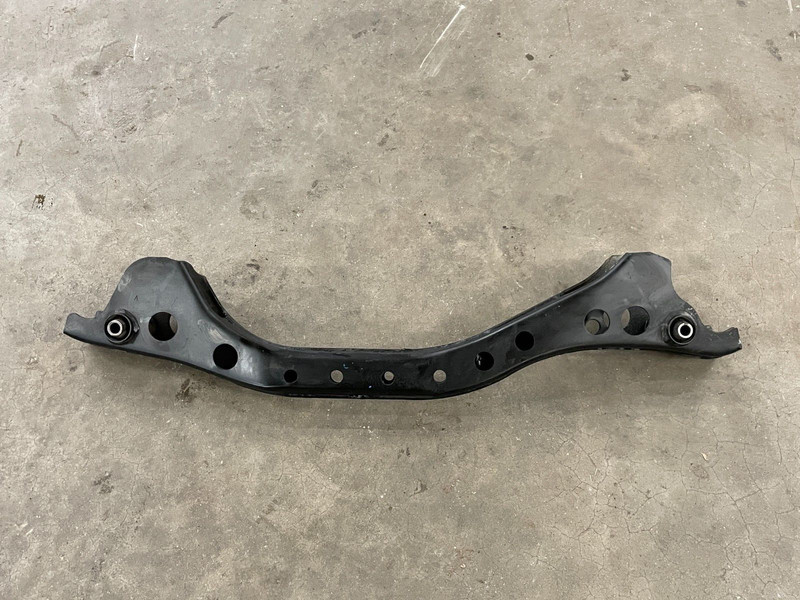 1998-2002 Lexus LX470 Front Suspension Support Strut Bar Bracket AWD 1535 OEM