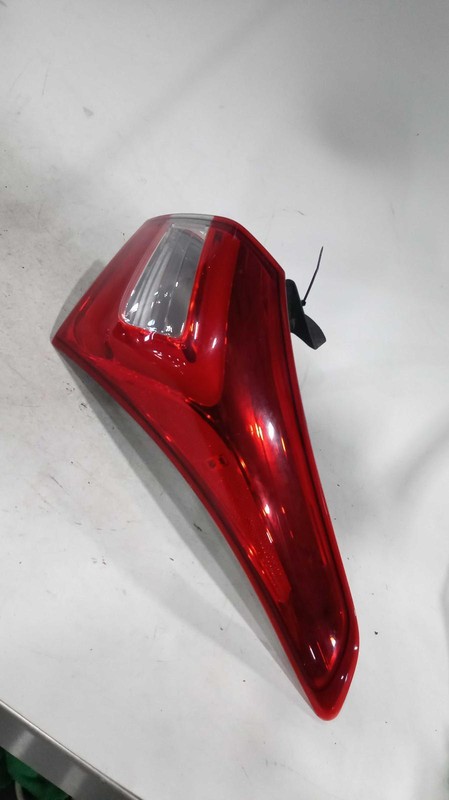 2014 Hyundai Elantra Right Tail Light Assembly Red OEM 455196 115k Miles