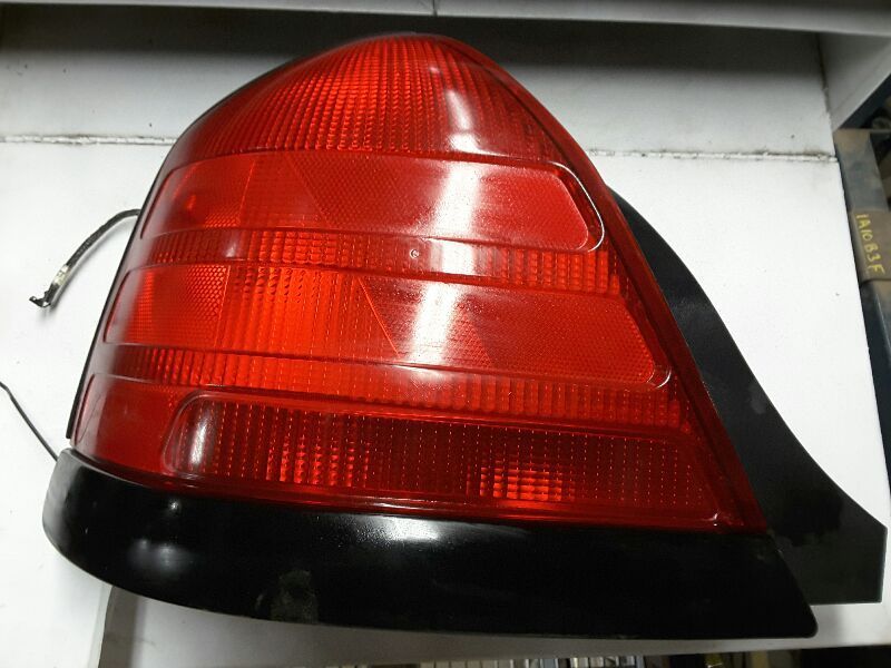 00 01 02 03 04 05 06 07 08 09 10 11 CROWN VICTORIA L. TAIL LIGHT 41170