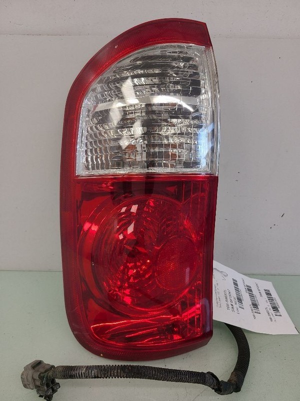 Driver Left Tail Light With Crew Cab 4 Door Fits 05-06 TUNDRA 591652