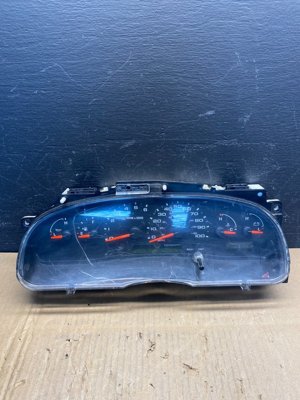 2004 2005 Ford Explorer Speedometer Cluster Gauge Oem ad1748 DG