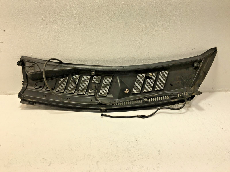 2015 - 2020 FORD F-150 FRONT PASSENGER SIDE COWL VENT GRILLE PANEL W/ HOSE OEM