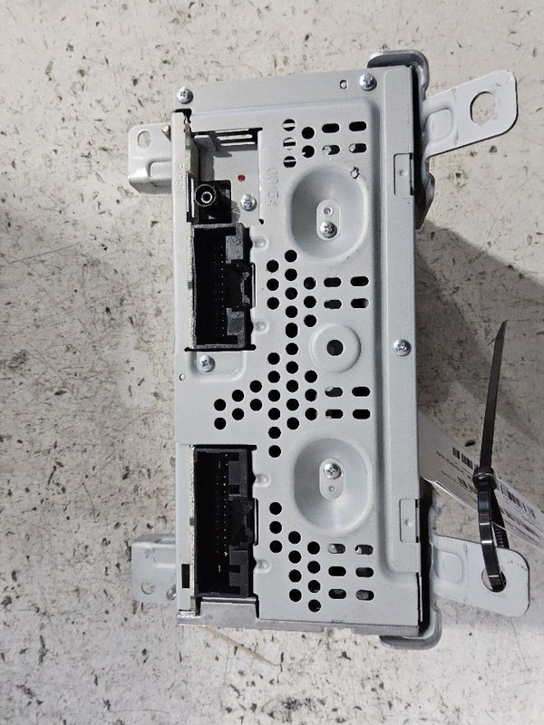2015 Ford Taurus Radio Receiver AM FM CD MP3 Single Disc ID DG1T-19C107-LA