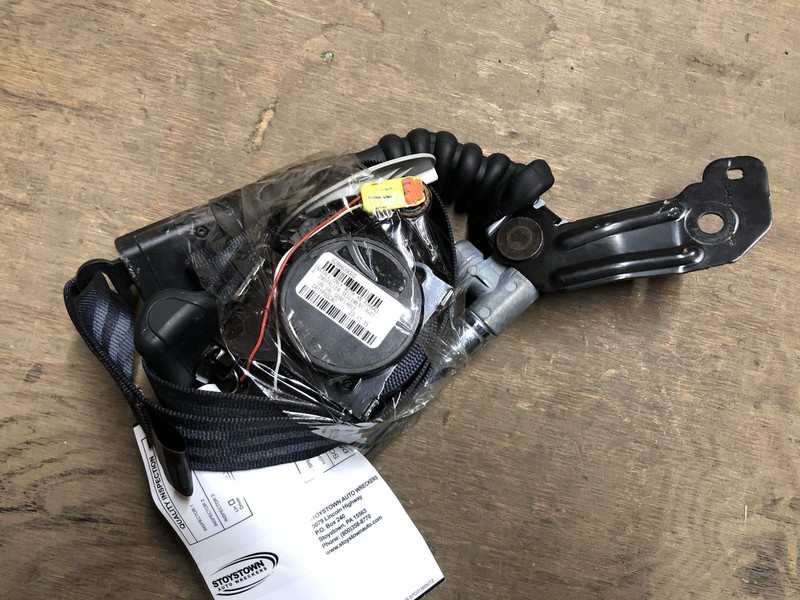 16-'20 KIA SORENTO Passenger Front Seat Belt Retractor OEM black
