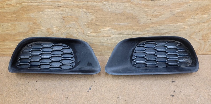 2011 - 2019 Dodge Grand Caravan Front Left & Right Fog Light Cover Bezel OEM