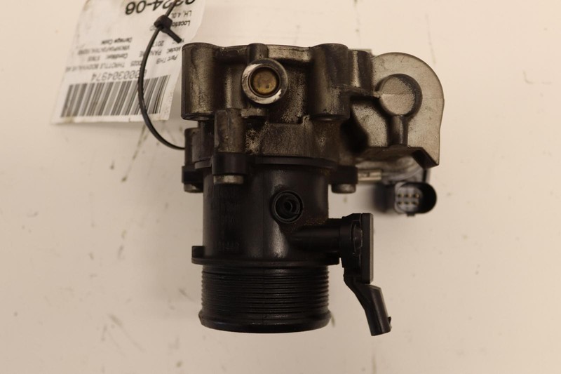 2017-2018 PORSCHE PANAMERA 4.0L LEFT DRIVER SIDE THROTTLE BODY VALVE OEM