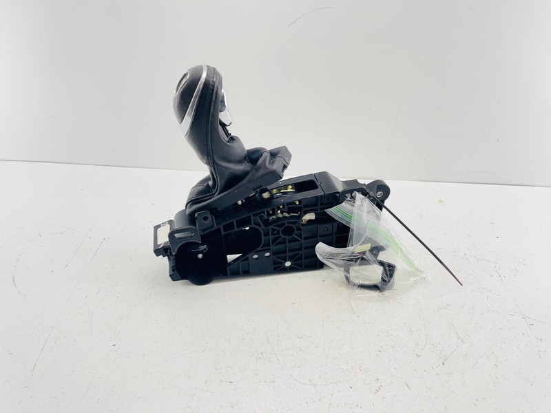 14-19 Cadillac CTS Automatic Transmission Gear Shifter Shift Selector Knob OEM