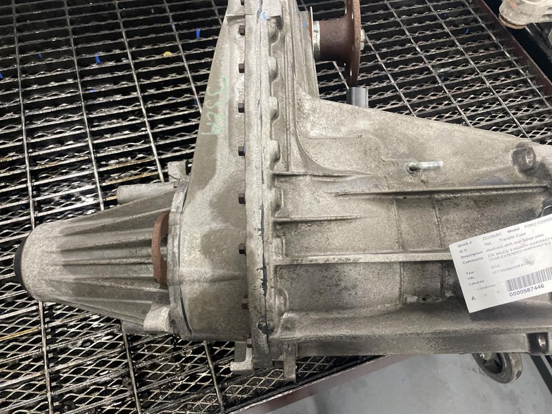 13-'16 FORD F250SD Transfer Case electronic shift w/rear flange yoke 37k miles