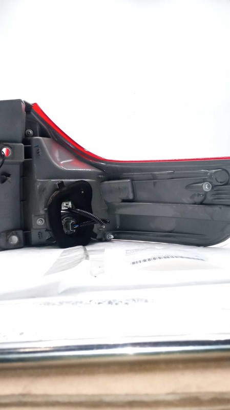 2014 Toyota Sienna Left Tail Light Assembly Grey OEM 49924 137K Miles