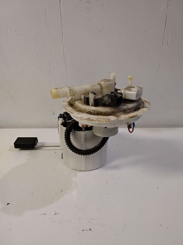 2012 Chevy Malibu Fuel Pump Assembly 2.4L VIN 0 or 1 (8th Digit, opt LE5)