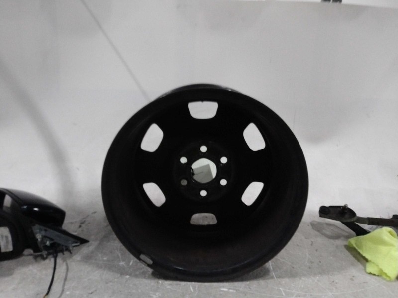 2016 Chevrolet Colorado 16x7 Steel Wheel OEM White Used, Minor Scratches