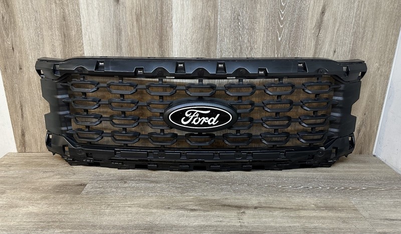 2024-25 FORD F-150GRILLE CENTER INSERTOEM PART #RL3J-8200-AC5KBX