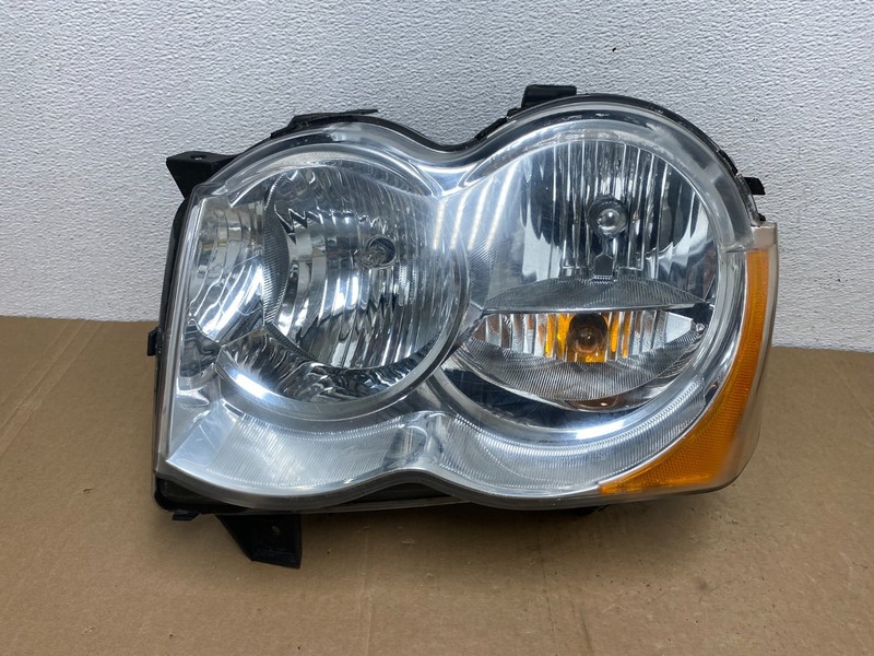 2008-2010 Jeep Grand Cherokee Left LH Driver Side Halogen Headlight AC5630 DW