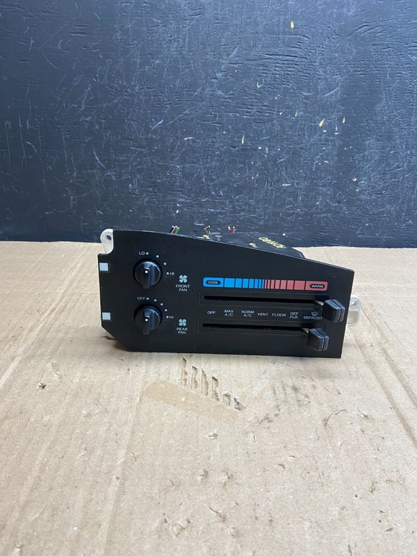 1998 to 2002 Honda Accord Radio CD Player Climate Control Switch AD7180 DG