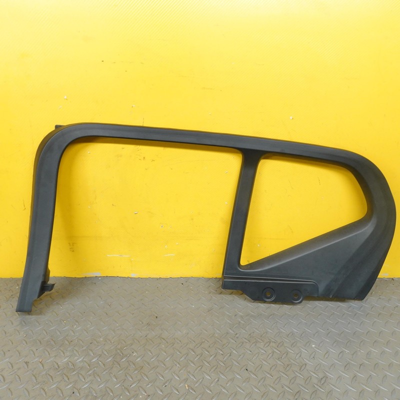 2019-2022 VOLVO XC40 REAR RIGHT SIDE DOOR WINDOW FRAME TRIM COVER PANEL 31455060
