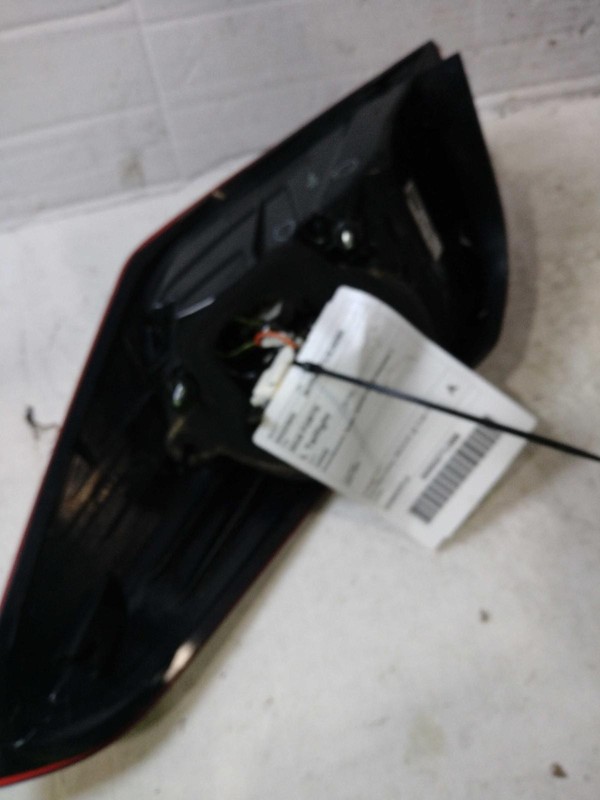 2018 KIA FORTE Left Tail Light Assembly Blue 628765 Used 116K Miles