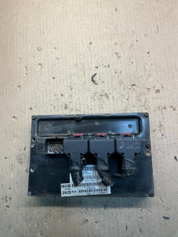 2005 ChryslerCaravan3.3L Engine Control Unit ECU Module x0596 DG