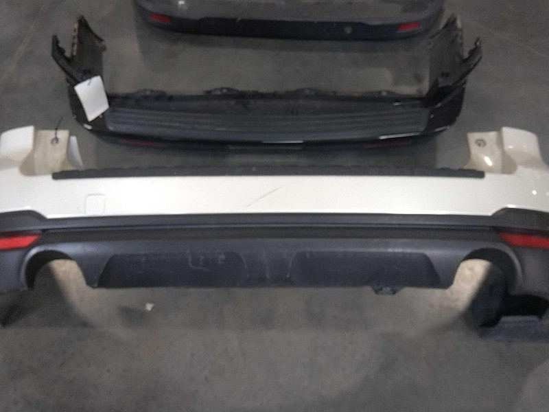 2015 Subaru Forester White Bumper Assembly OEM 57704SG010 118K Miles