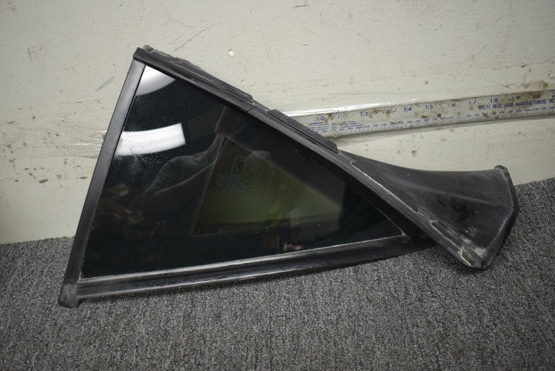 FERRARI REAR QUARTER ASSY GLASS FACTORY OEM