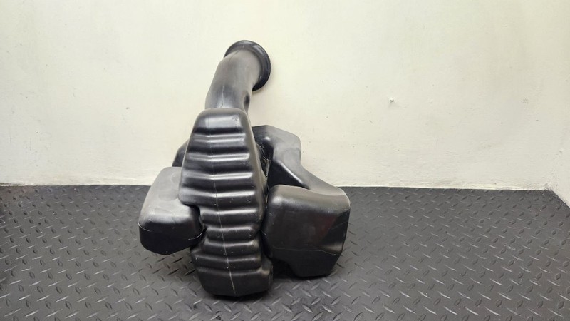 2002-2007 Saturn VUE Air Intake Intake Resonator OEM 10360308