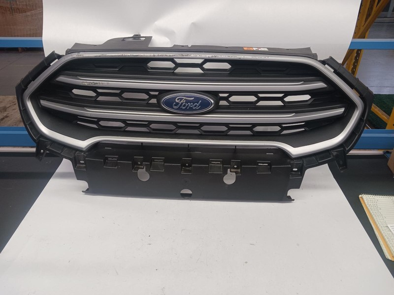 2020 FORD ECOSPORT Grille SE OEM 20 21 22