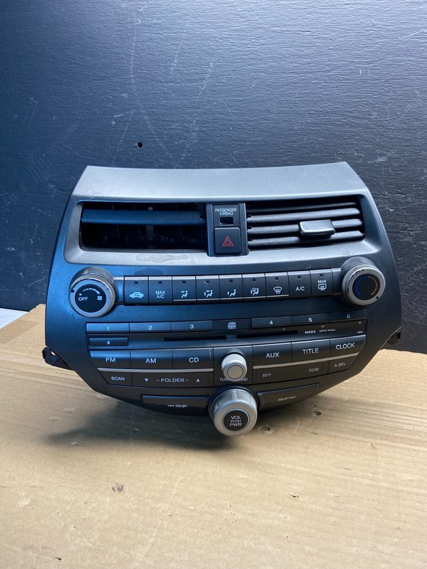 2008 - 2012 Honda Accord Front Radio Control AM./FM CD Climate Control ae4582 DG