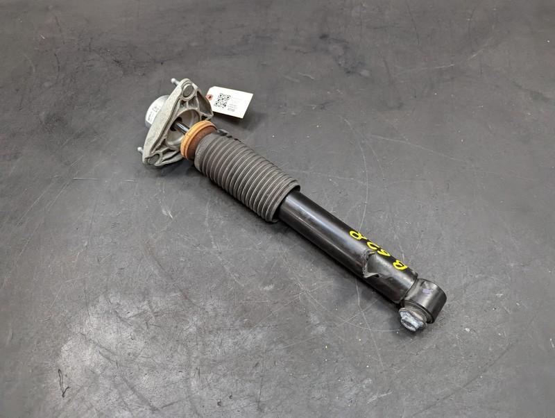 Rear Right Shock Absorber 2018 BMW X6 33526867866 2015 2016 2017 2019
