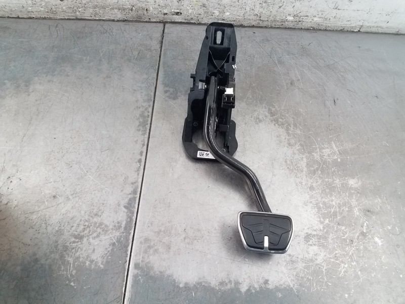 2022 BMW M5 F90 Brake Pedal Assembly #7725 C4